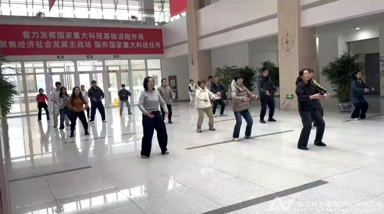 在众多参赛队伍中脱颖而出